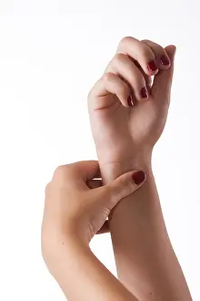 Alternative Medicine Drucke: Hands pointing to acupressure points