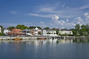 Häfen Drucke: Hafen mit Stadtbild, Neustadt in Holstein.