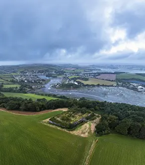 Plymouth Drucke: Hawkins-Batterie-Festung über den Fluss Tamar aus einer Drohne.