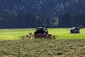 Southern Germany Farming Drucke: Haymaking with tractor, Oberstdorf