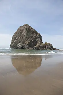 Drucke von Haystack-Rock bei Cannon Beach, County Clatsop, Oregon, USA Oregon Drucke: Haystack-Rock bei Cannon Beach, County Clatsop.