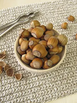 Deserted Meal Drucke: Hazelnuts