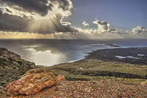 Southeast Europe Photography Drucke: HDR, backlight, sun shining through clouds