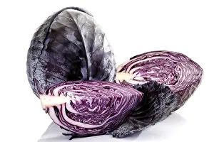 Natural Food Ingredients Drucke: Two heads of red cabbage, one whole and one cut-open