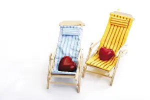 Symbolic Heart Shape Picture Drucke: Two hearts in deck chairs