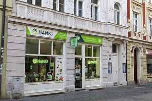 Deserted City Streets Europe Drucke: Hemp Einzelhandelsgeschaft