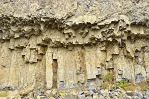 US National Park Scenery Drucke: Hexagonal columns, basalt rock formations on Tower Creek