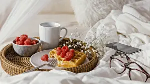 High Angle Food Photography Drucke: High angle delicious raspberry waffle plate