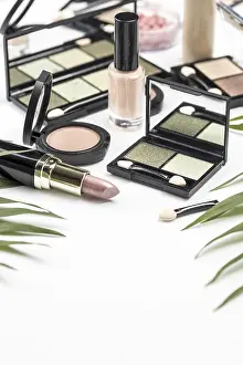 Eco Friendly Waste Management Drucke: High angle different cosmetics arrangement