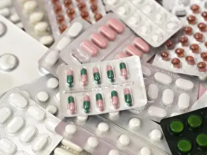 Medical Care Packaging Design Drucke: High angle foils pills