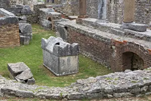 Croatian Historical Landmarks Drucke: High angle view of old semi circle grey stone structure