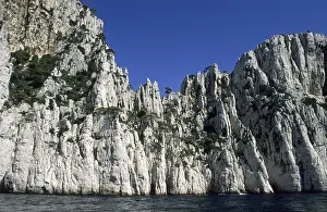 Steep Cliff Landscape Drucke: High cliffs at Calanque de l'Oule