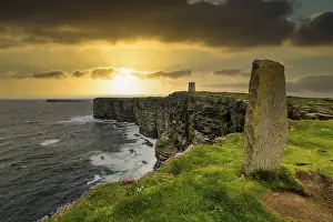 Kitchener Memorial Orkney Islands Drucke: High above the cliffs, the Kitchener Memorial