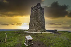 Kitchener Memorial Orkney Islands Drucke: High above the cliffs, the Kitchener Memorial