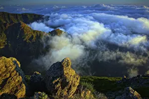 Mountainous Scenery Southern Europe Drucke: Third highest mountain in Madeira