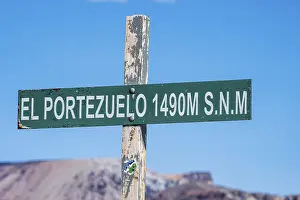 Volcanic Landscape South America Drucke: Highest point of the mountain pass