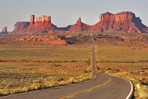 Uninhabited Countryside Scenery Drucke: Highway crossing the Valley of Monuments