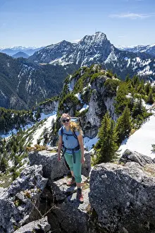 Bavarian Alps Drucke: Hiker on the summit of Breitenstein