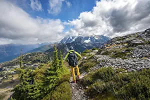 High Angle View Of Mountains Drucke: Hikers on trail on Table Mountain
