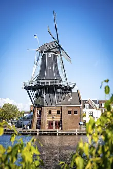 Dutch Historic Building Drucke: Historic mill on the waterfront