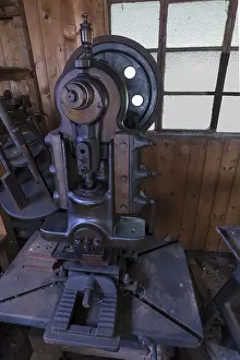 Middle Franconia Historical Image Drucke: Historical punching machine, tool for metal processing