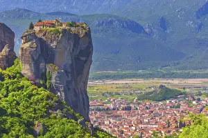 Meteora Monastery Drucke: Holy Trinity Monastery on cliff rock top