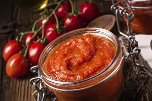Concentrated Tomato Sauce Drucke: Homemade tomato paste