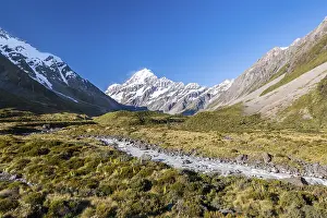 Aoraki Mount Cook Landscape Drucke: Hooker Valley with views of Mount Cook