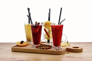 Fragrant Hot Beverage Drucke: Hot fruit drinks, raspberry with orange