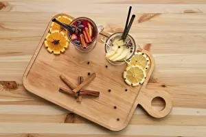 Fruit Cocktail Drucke: Hot fruit drinks, raspberry with orange tea and pear with lime