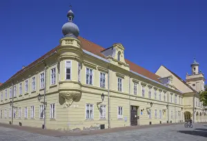 Southeast Europe Buildings Drucke: House with bay window on the main square of