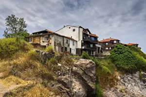 Historic Old Town Landscape Drucke: House on the cliff