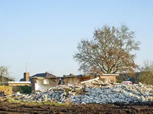House Demolition Drucke: House demolition, gap development