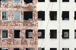 German Construction Work Drucke: House facade at a construction site