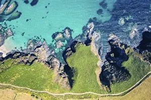 Drone Photography Cornwall Drucke: Top Down over Housel Bay Cliffs from a drone