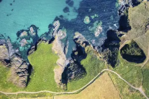 Drone Photography Cornwall Drucke: Top Down over Housel Bay Cliffs from a drone