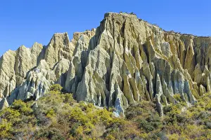 New Zealand Rock Formations Drucke: Huge sharp pinnacles of the Omarama clay cliffs