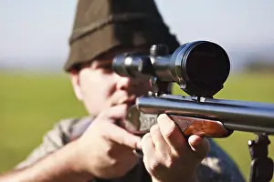 Daytime Hunting Scene Drucke: Hunter with game in his sights
