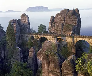 Famous Bridges In Europe Drucke: ibxpur01774602.jpg