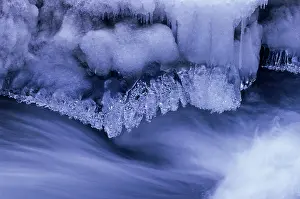 Uninhabited Mountain Creeks Drucke: Ice formations along a mountain stream in winter