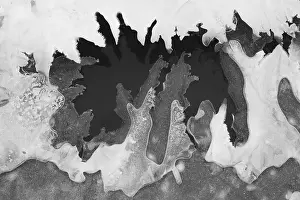 No People Waterfront Scenery Drucke: Ice structures on a freezing stream in SchwarzweiB