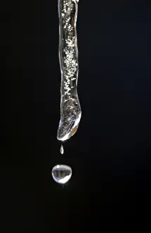 Environmental Protection Tips Drucke: Icicle in thaw