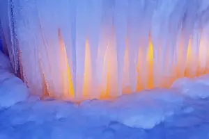 Uninhabited Winter Wonderland Drucke: Icicles, ice