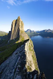 Steep Cliff Landscape Drucke: Iconic mountain Segla with steeply sloping cliffs