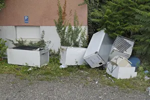 Waste Separation Techniques Drucke: Illegal garbage dumping in a residential area