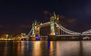 Illuminated London Landmark Drucke: Illuminated Tower Bridge at night