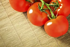 Red Tomatoes Drucke: An image of some delicious red tomatoes