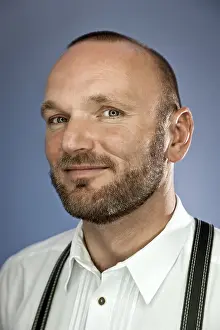 Attractive Male Drucke: An image of a handsome man with a beard