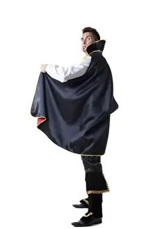 Carnival Costume Drucke: Image of man dressed as illusionist posing at camera