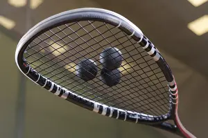 Recreational Activity Pictures Drucke: Image of racket and three squash balls